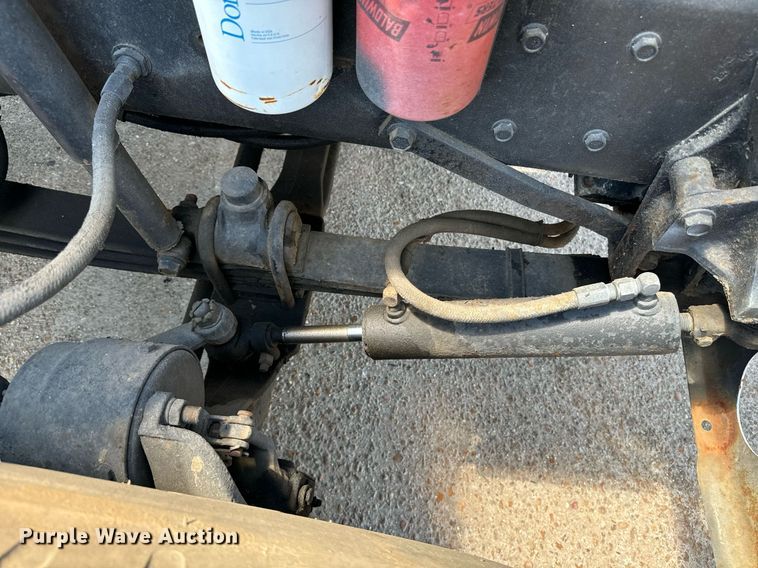 image for item EE7565 1987 Mack ready mix truck