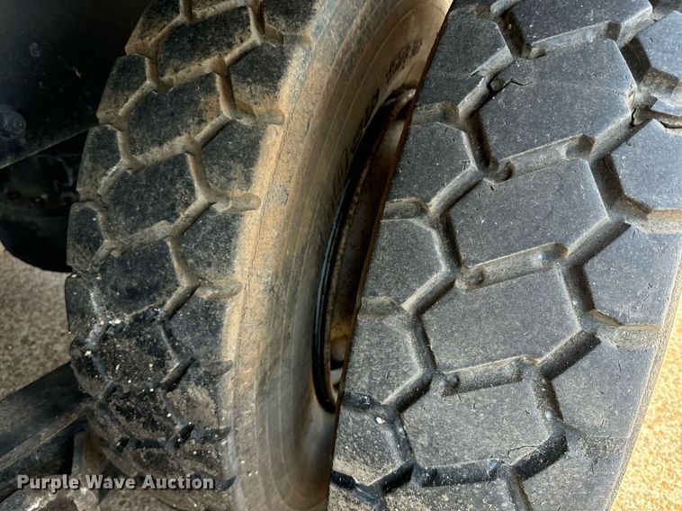 image for item EE7565 1987 Mack ready mix truck