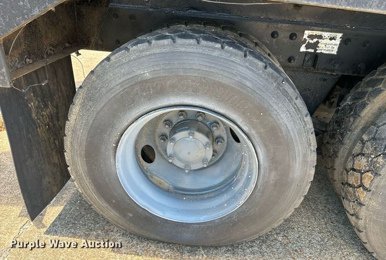 image for item EE7565 1987 Mack ready mix truck