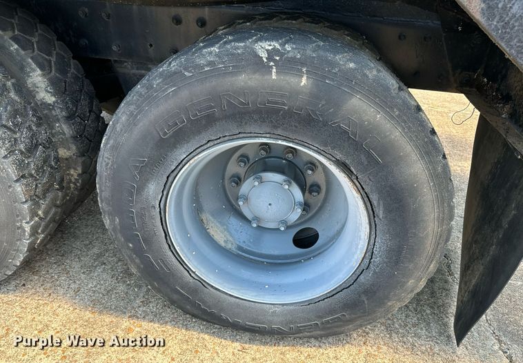 image for item EE7565 1987 Mack ready mix truck