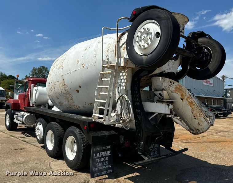 image for item EE7566 1997 Mack ready mix truck
