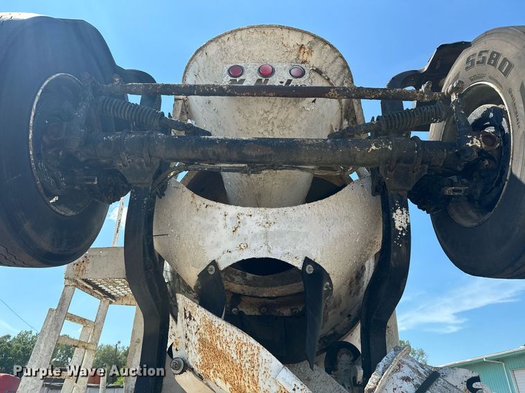 image for item EE7566 1997 Mack ready mix truck