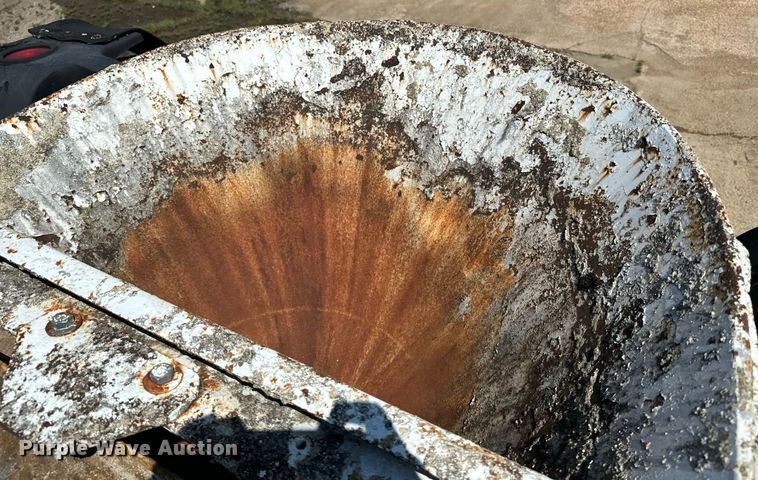 image for item EE7566 1997 Mack ready mix truck