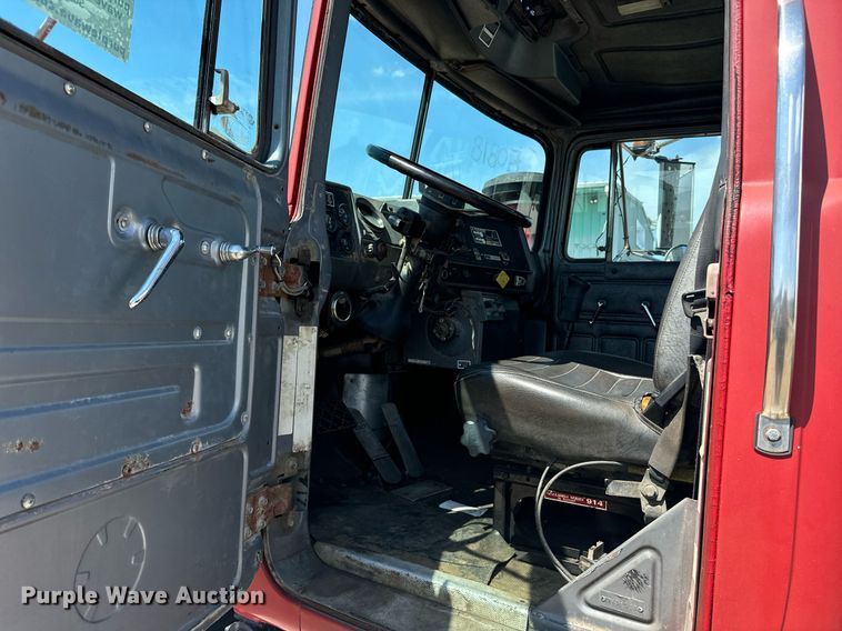 image for item EE7566 1997 Mack ready mix truck