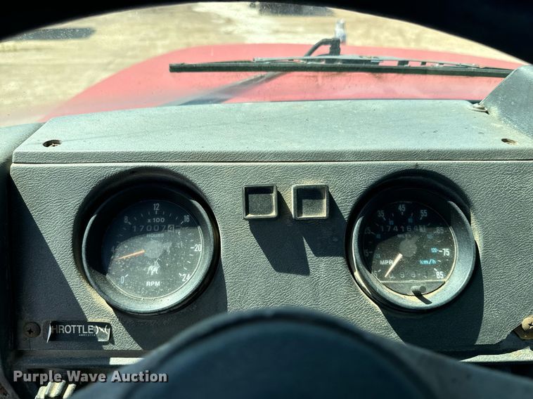 image for item EE7566 1997 Mack ready mix truck