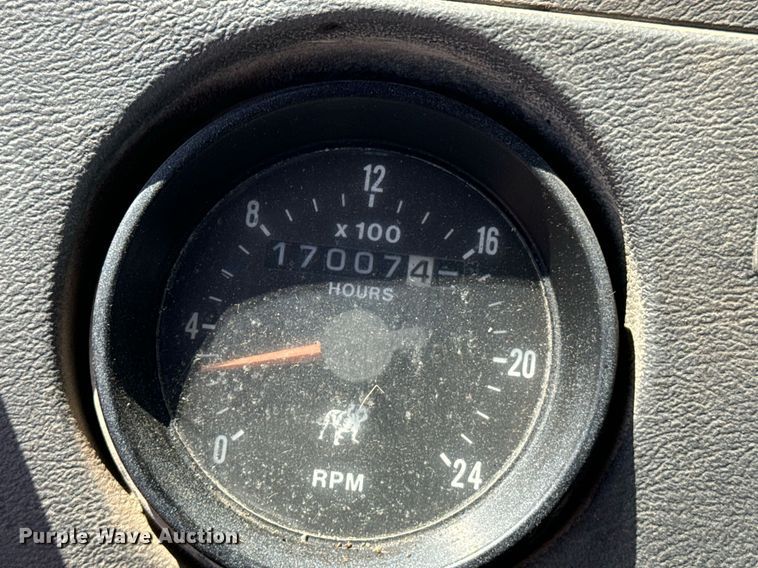 image for item EE7566 1997 Mack ready mix truck