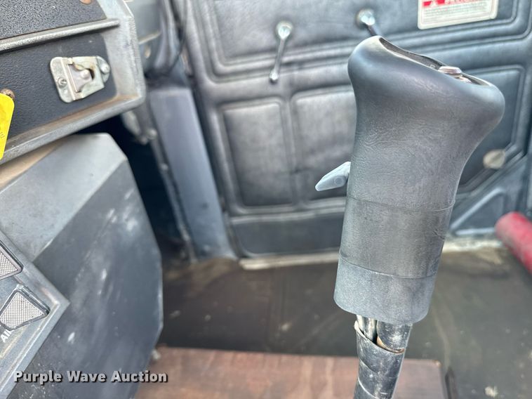 image for item EE7566 1997 Mack ready mix truck