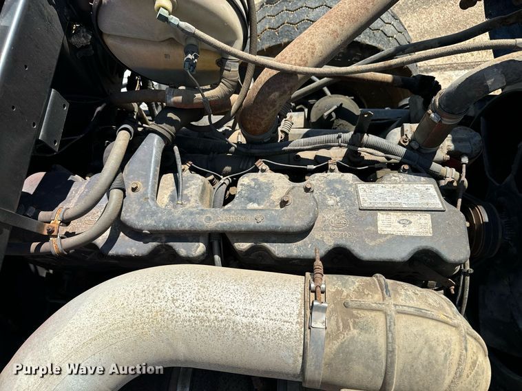 image for item EE7566 1997 Mack ready mix truck