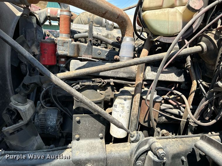 image for item EE7566 1997 Mack ready mix truck