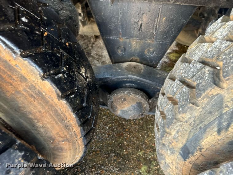 image for item EE7566 1997 Mack ready mix truck