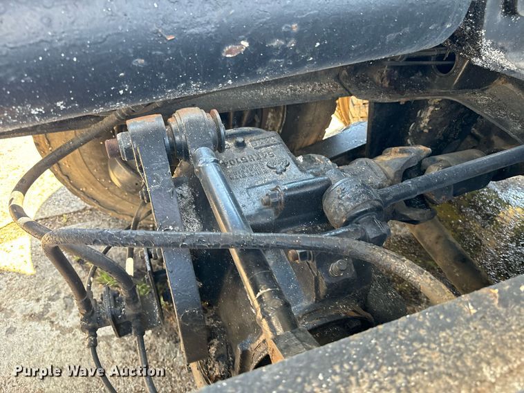 image for item EE7566 1997 Mack ready mix truck