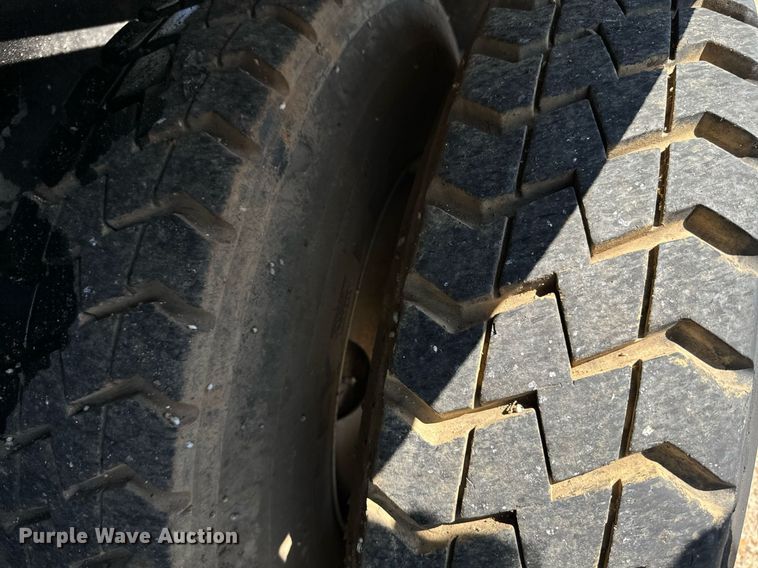 image for item EE7566 1997 Mack ready mix truck