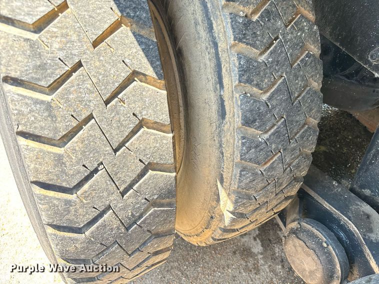 image for item EE7566 1997 Mack ready mix truck