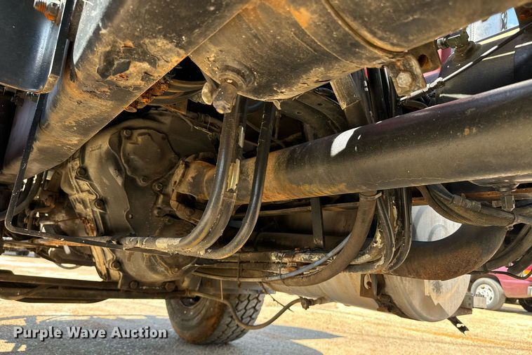 image for item EE7566 1997 Mack ready mix truck