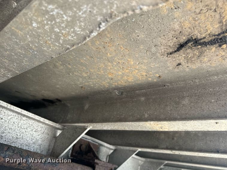 image for item EE7567 2001 Mack dump truck