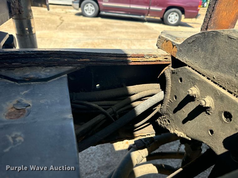 image for item EE7567 2001 Mack dump truck