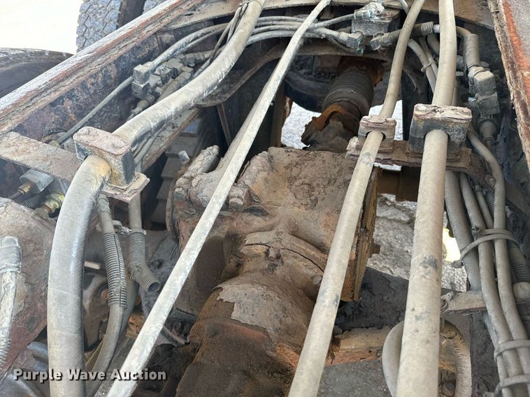 image for item EE7567 2001 Mack dump truck