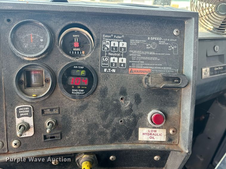 image for item EE7567 2001 Mack dump truck