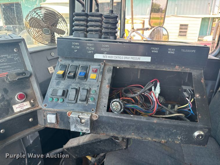 image for item EE7567 2001 Mack dump truck