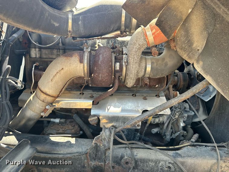 image for item EE7567 2001 Mack dump truck