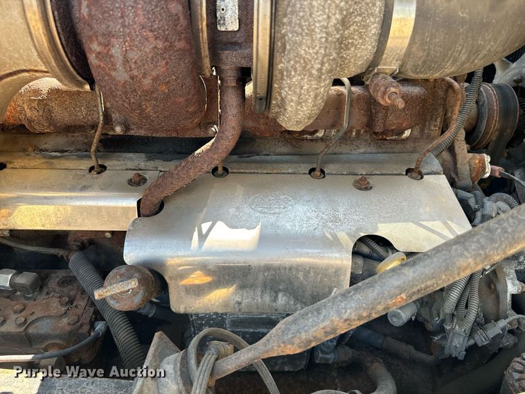 image for item EE7567 2001 Mack dump truck