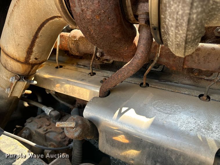 image for item EE7567 2001 Mack dump truck