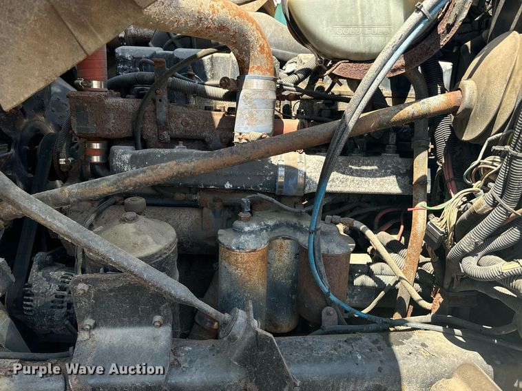 image for item EE7567 2001 Mack dump truck
