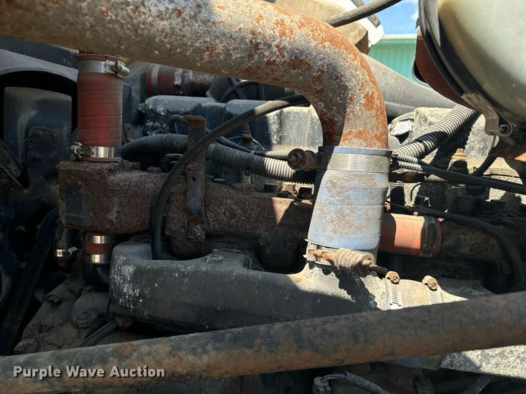 image for item EE7567 2001 Mack dump truck