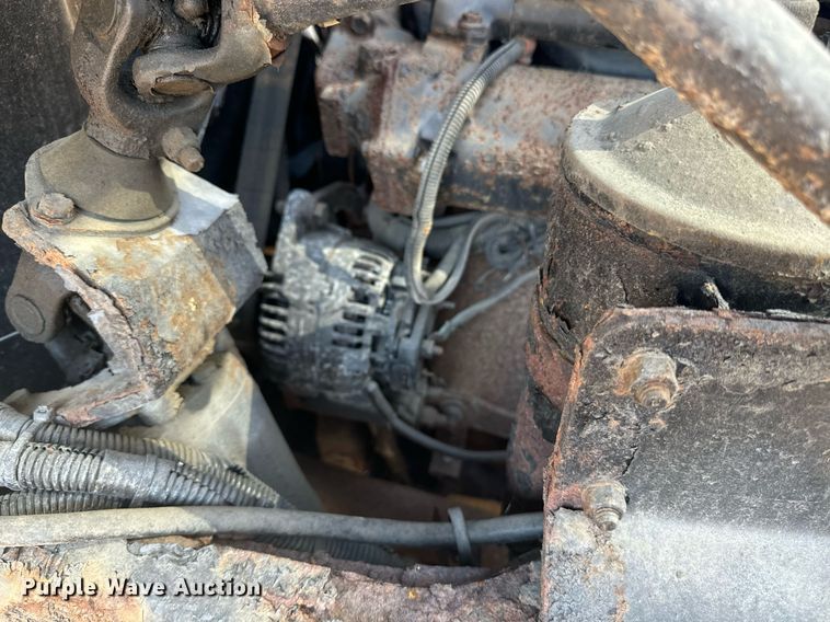 image for item EE7567 2001 Mack dump truck