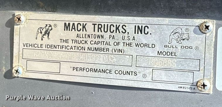 image for item EE7567 2001 Mack dump truck