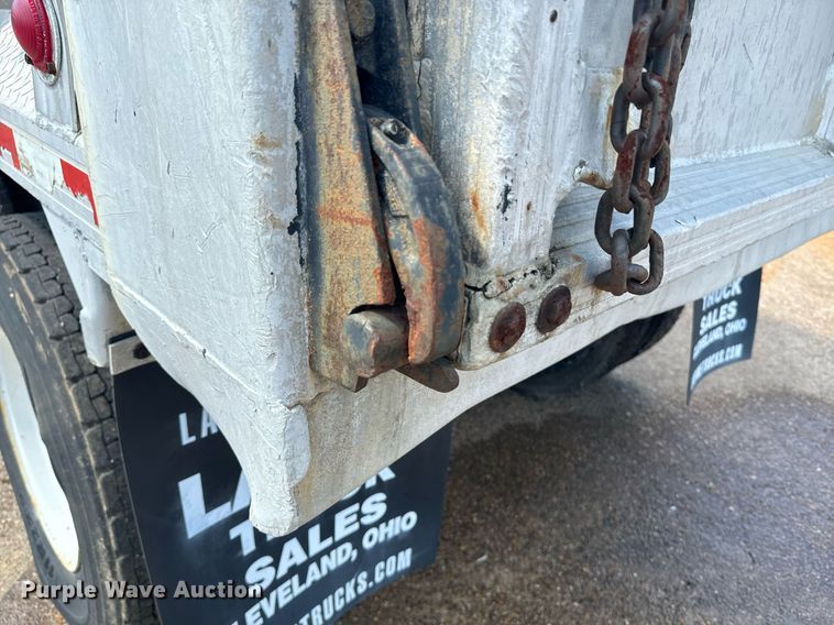 image for item EE7568 1994 Ford L9000 dump truck
