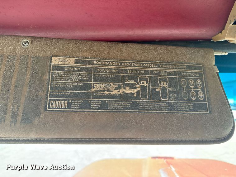 image for item EE7568 1994 Ford L9000 dump truck