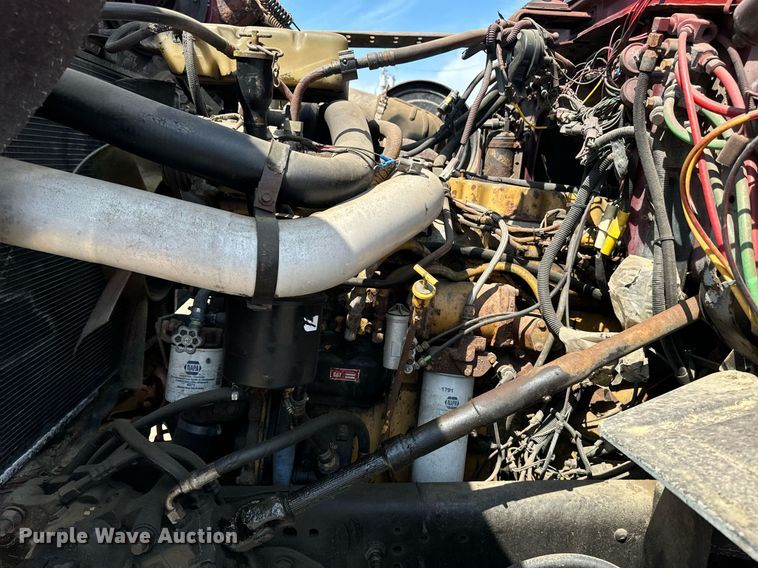 image for item EE7568 1994 Ford L9000 dump truck