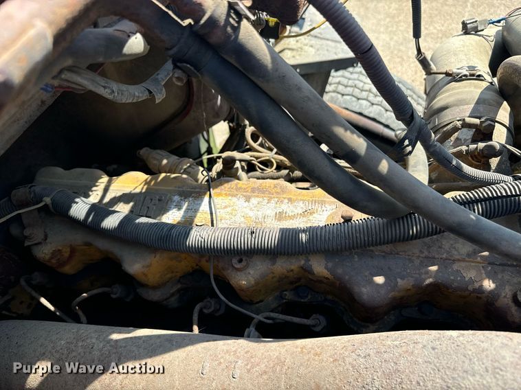 image for item EE7568 1994 Ford L9000 dump truck