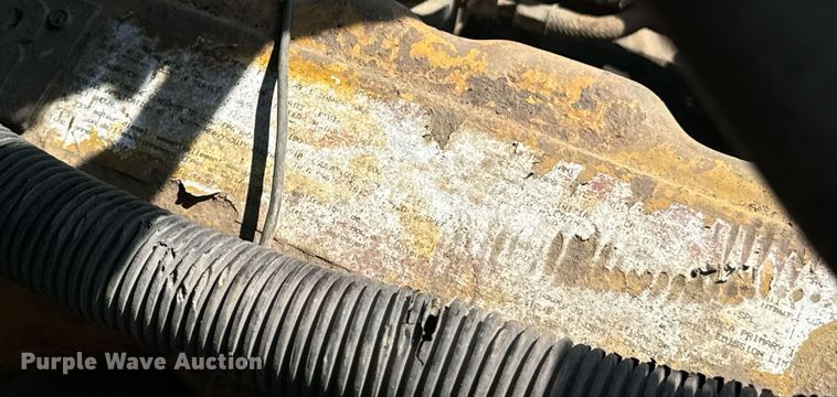 image for item EE7568 1994 Ford L9000 dump truck