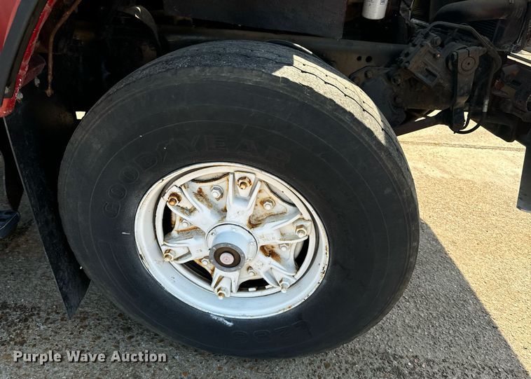 image for item EE7568 1994 Ford L9000 dump truck