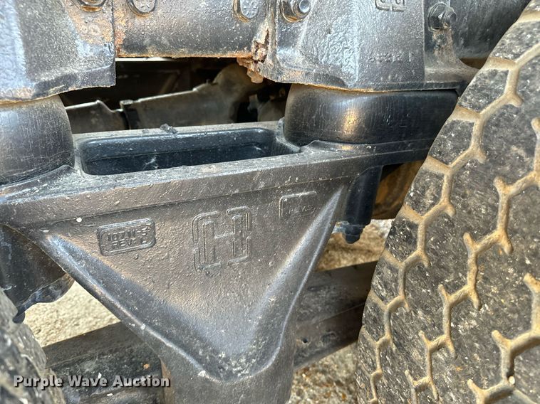 image for item EE7568 1994 Ford L9000 dump truck