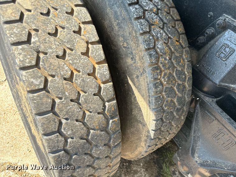 image for item EE7568 1994 Ford L9000 dump truck