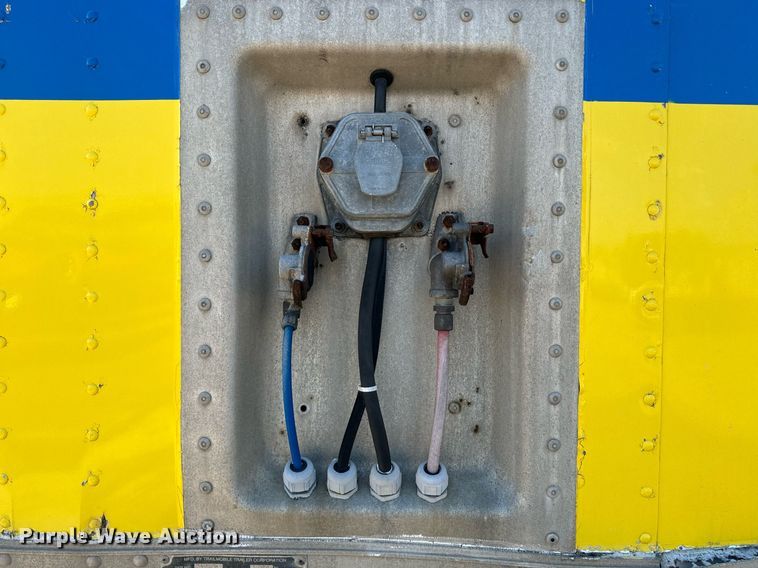 image for item EE7569 1999 Trailmobile dry van trailer