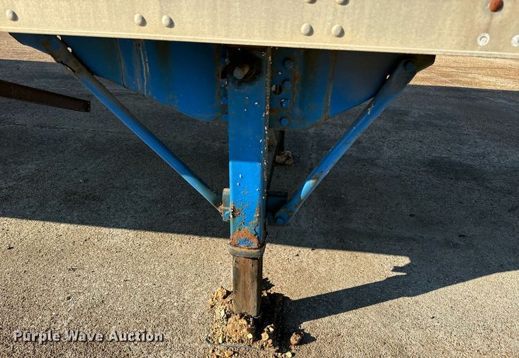 image for item EE7569 1999 Trailmobile dry van trailer