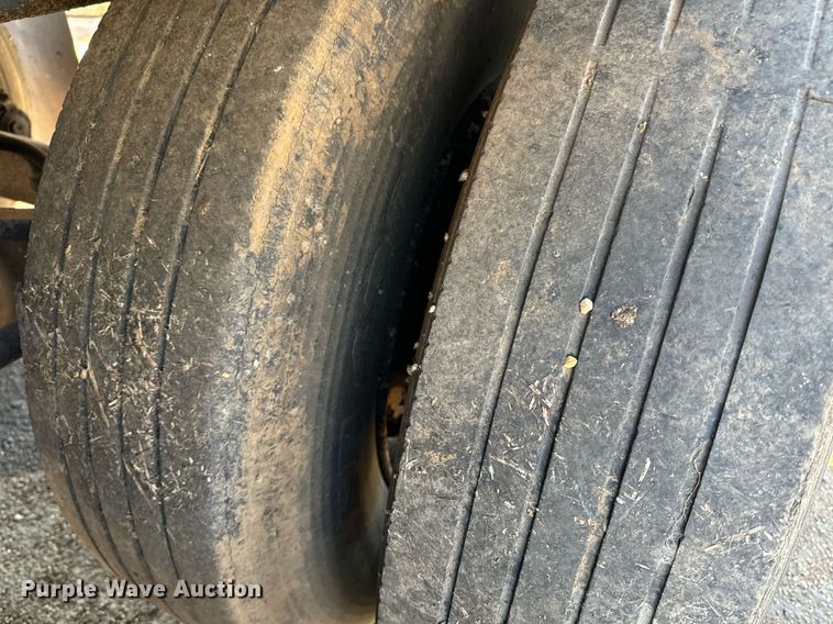 image for item EE7569 1999 Trailmobile dry van trailer