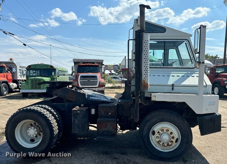 image for item EE7570 1994 Ottawa  30 yard truck