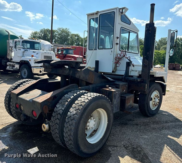 image for item EE7570 1994 Ottawa  30 yard truck