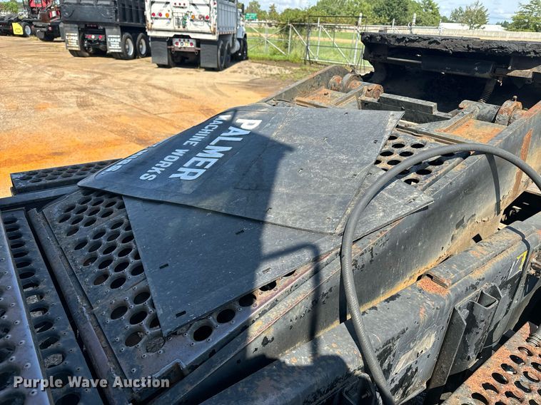 image for item EE7570 1994 Ottawa  30 yard truck