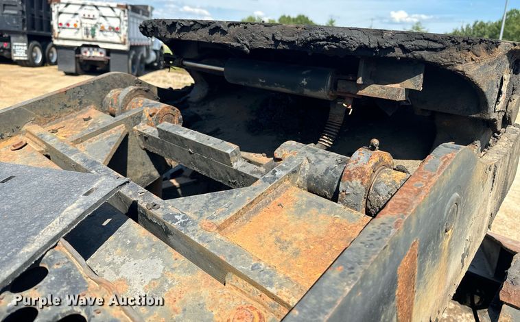 image for item EE7570 1994 Ottawa  30 yard truck