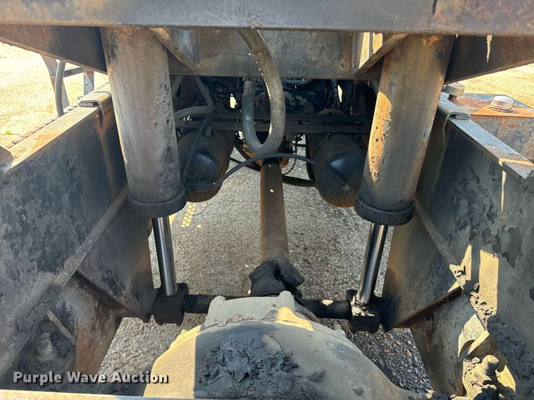 image for item EE7570 1994 Ottawa  30 yard truck