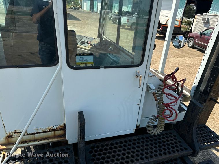 image for item EE7570 1994 Ottawa  30 yard truck