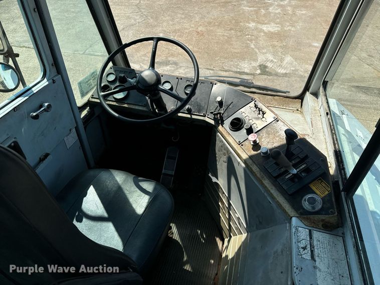 image for item EE7570 1994 Ottawa  30 yard truck