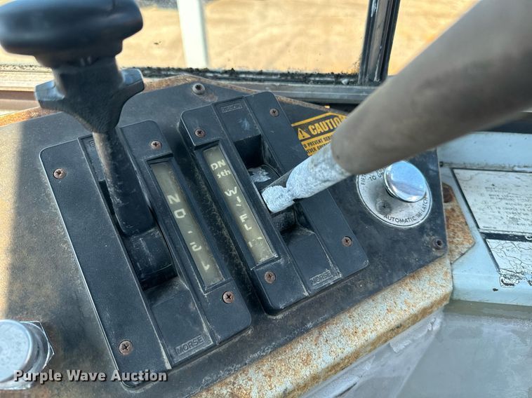 image for item EE7570 1994 Ottawa  30 yard truck