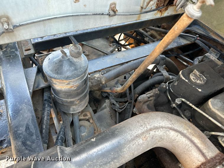 image for item EE7570 1994 Ottawa  30 yard truck